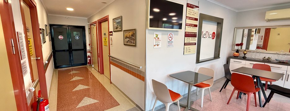 Medicus Clinic corridor and seating area